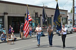 2017 Kiwanis Community Parade with flag honor guard