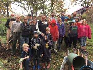 Group photo of volunteers at Fall 2018 Nob Hill Nature Park Clean Up Day 